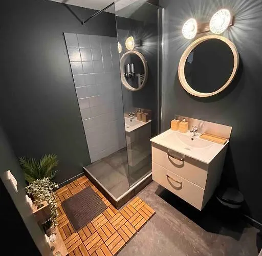 Loveroom En Aparte アパート カーン